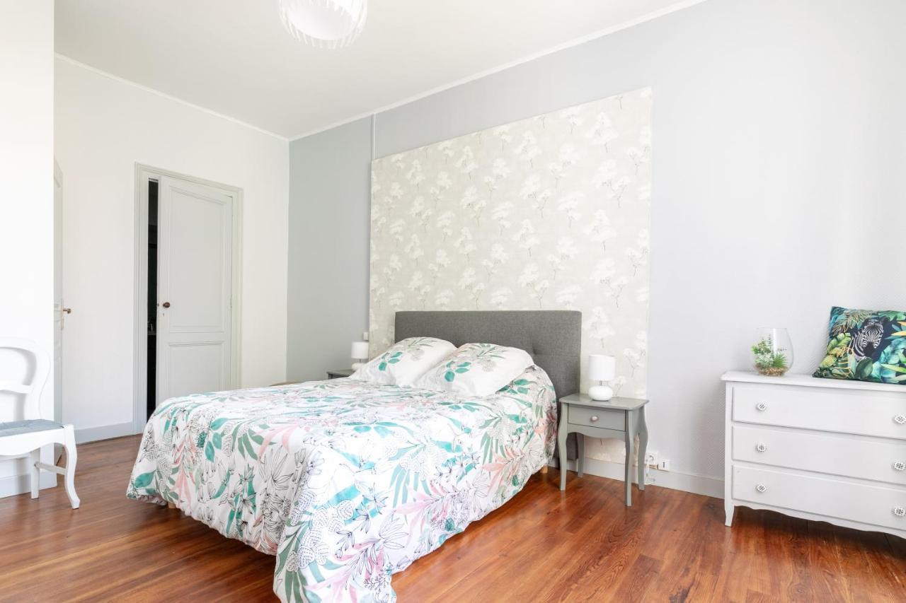 Ombrelle Villa Le Pian-sur-Garonne Екстериор снимка