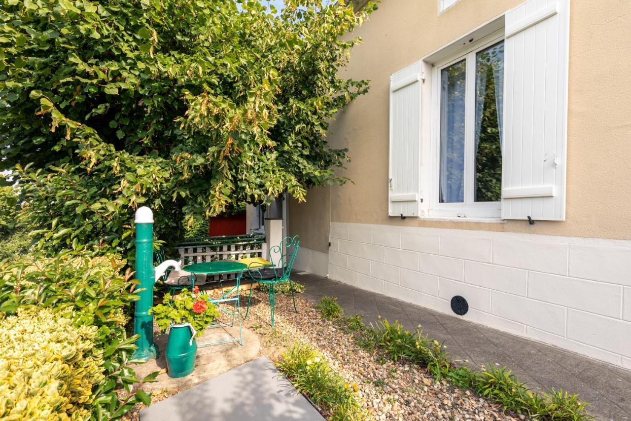 Ombrelle Villa Le Pian-sur-Garonne Екстериор снимка